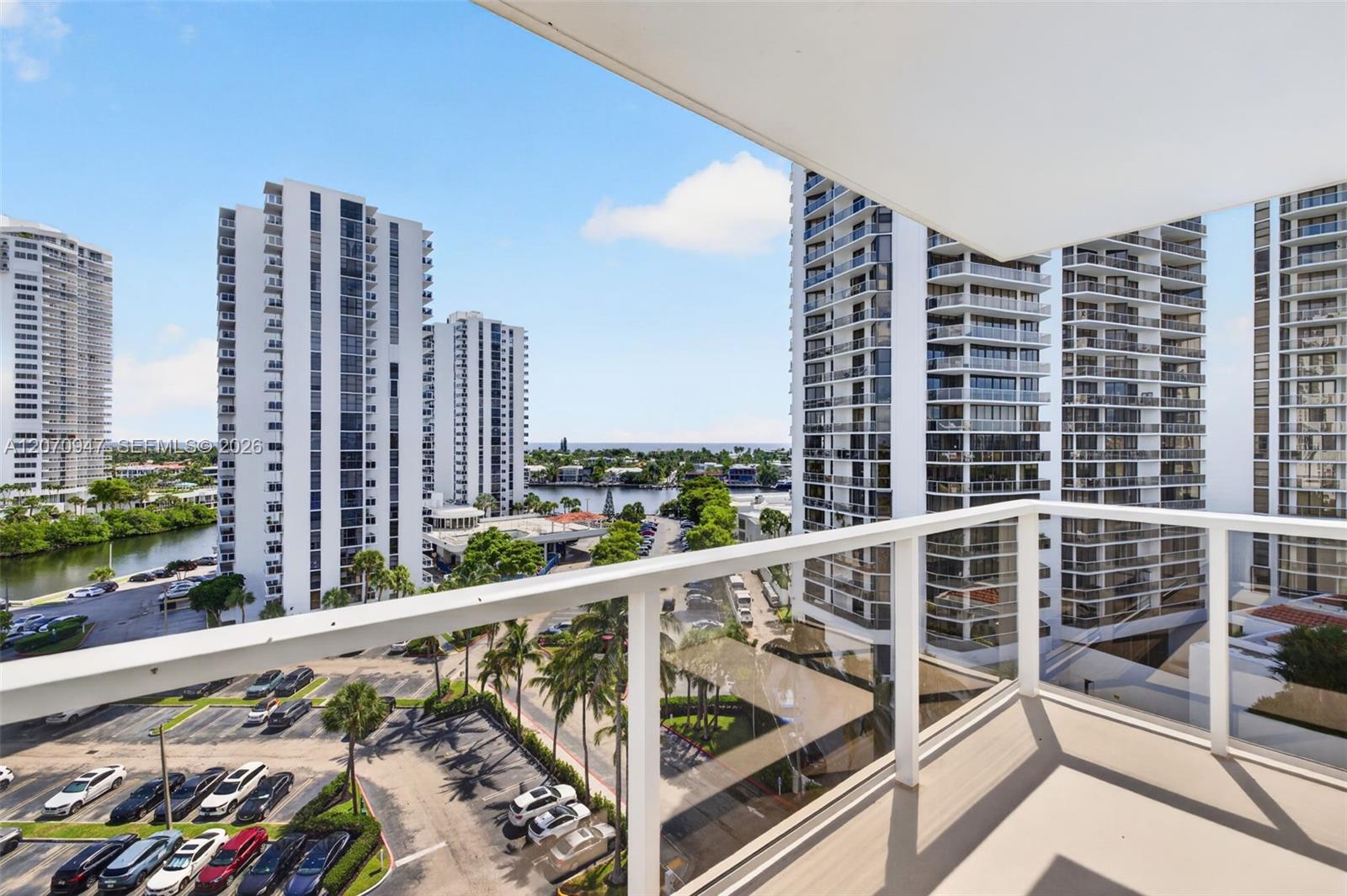 A12070947 Property Photo 25