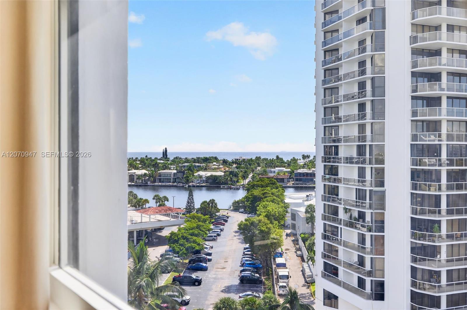 A12070947 Property Photo 28