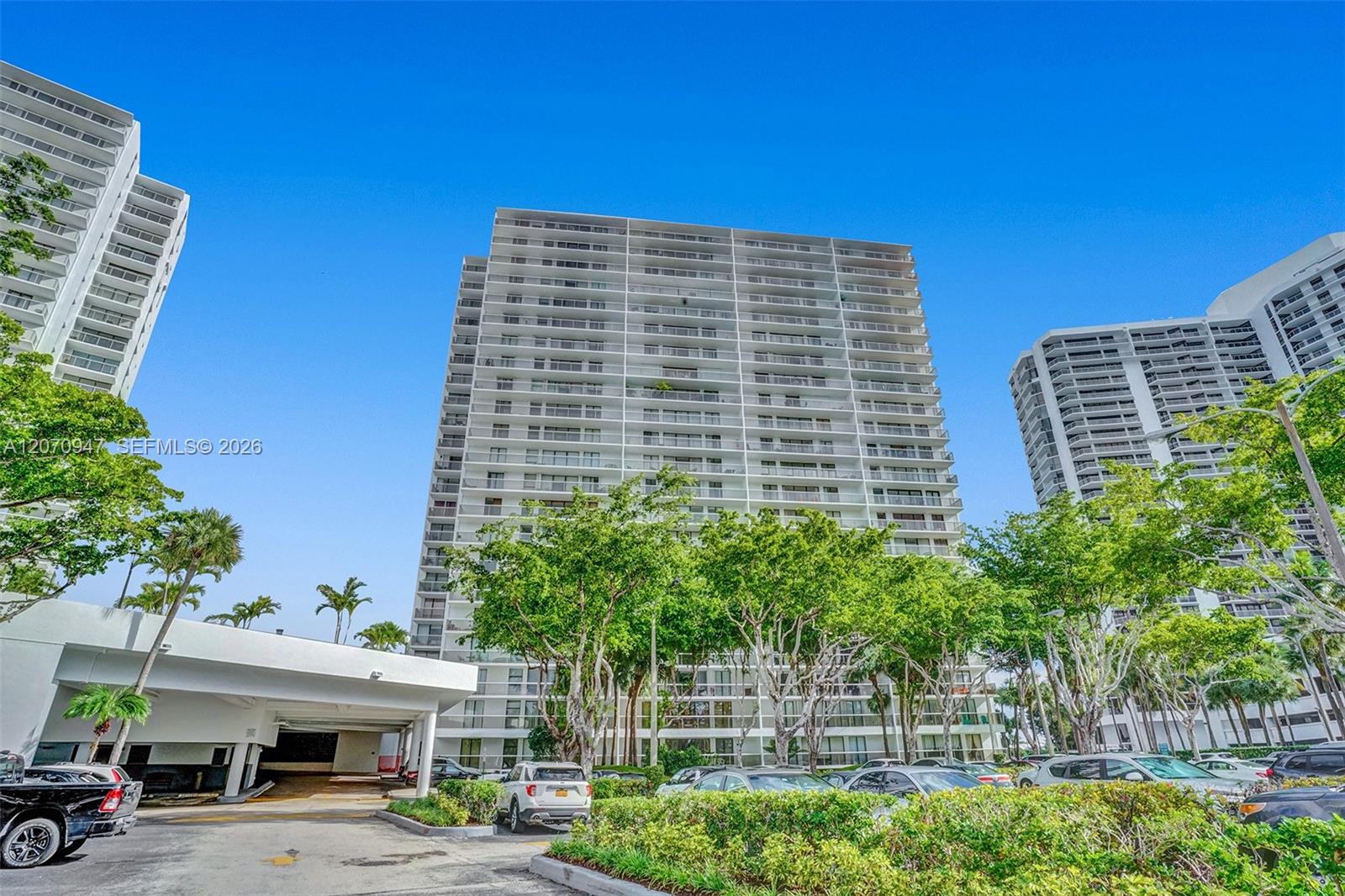 A12070947 Property Photo 40