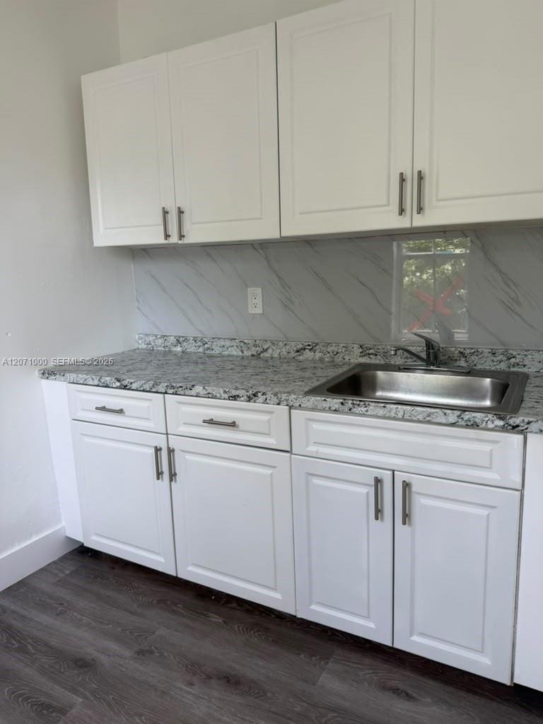 1236 NW 28th Street 4 Property Photo 1