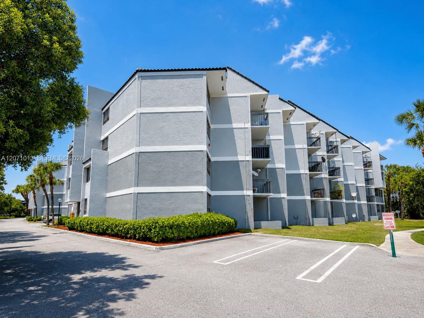 1820 N Congress Avenue 305 Property Photo 1