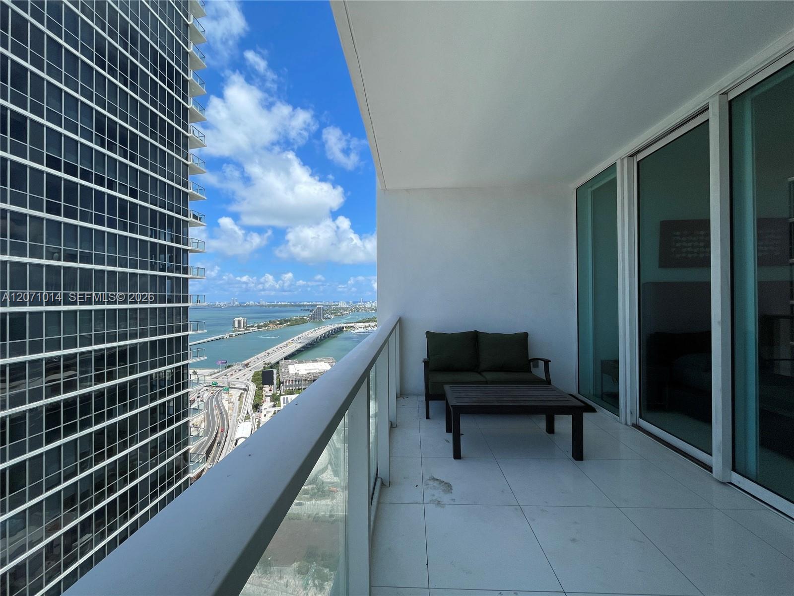 1040 Biscayne Boulevard 3305 Property Photo 4