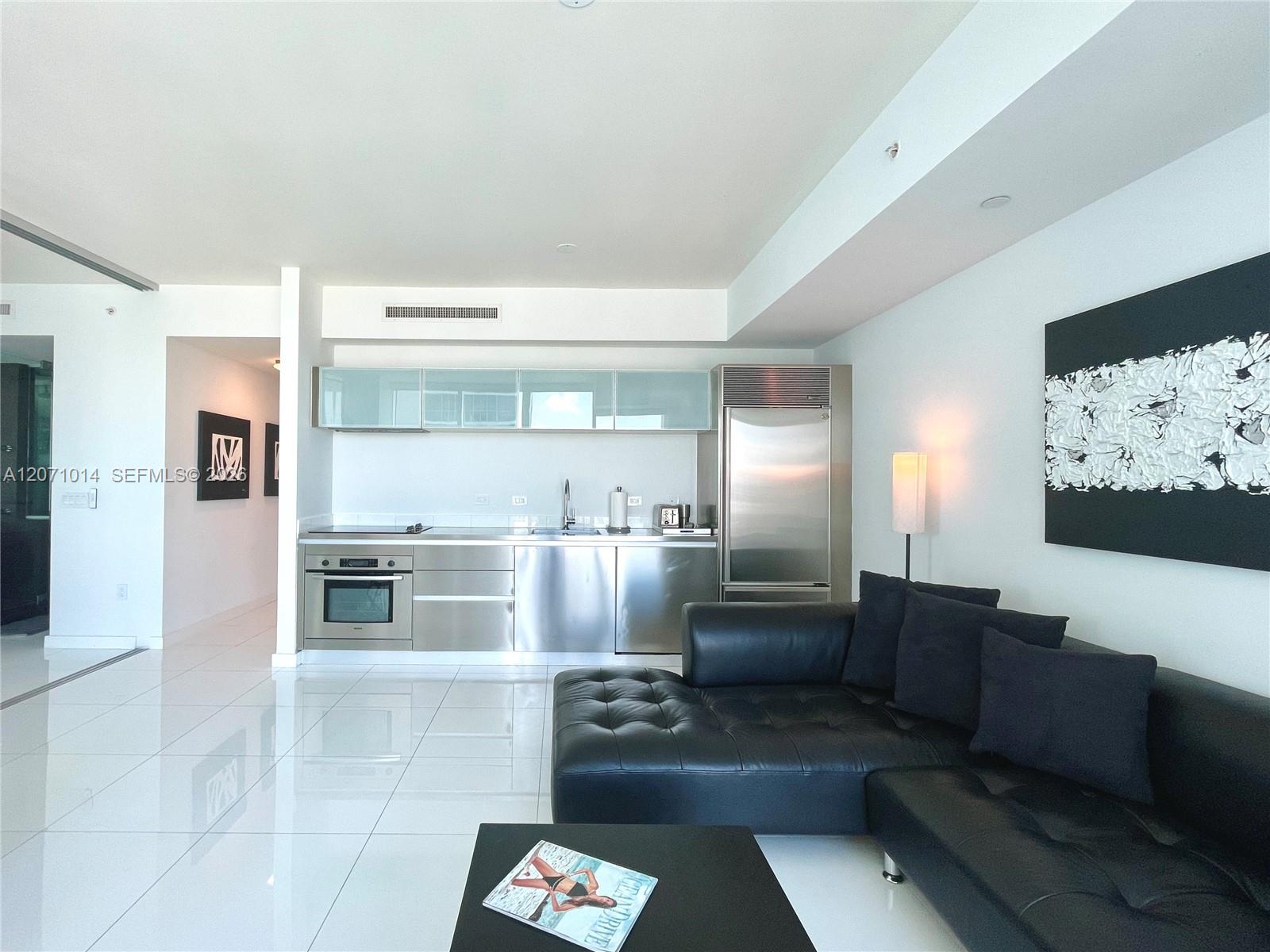 1040 Biscayne Boulevard 3305 Property Photo 7