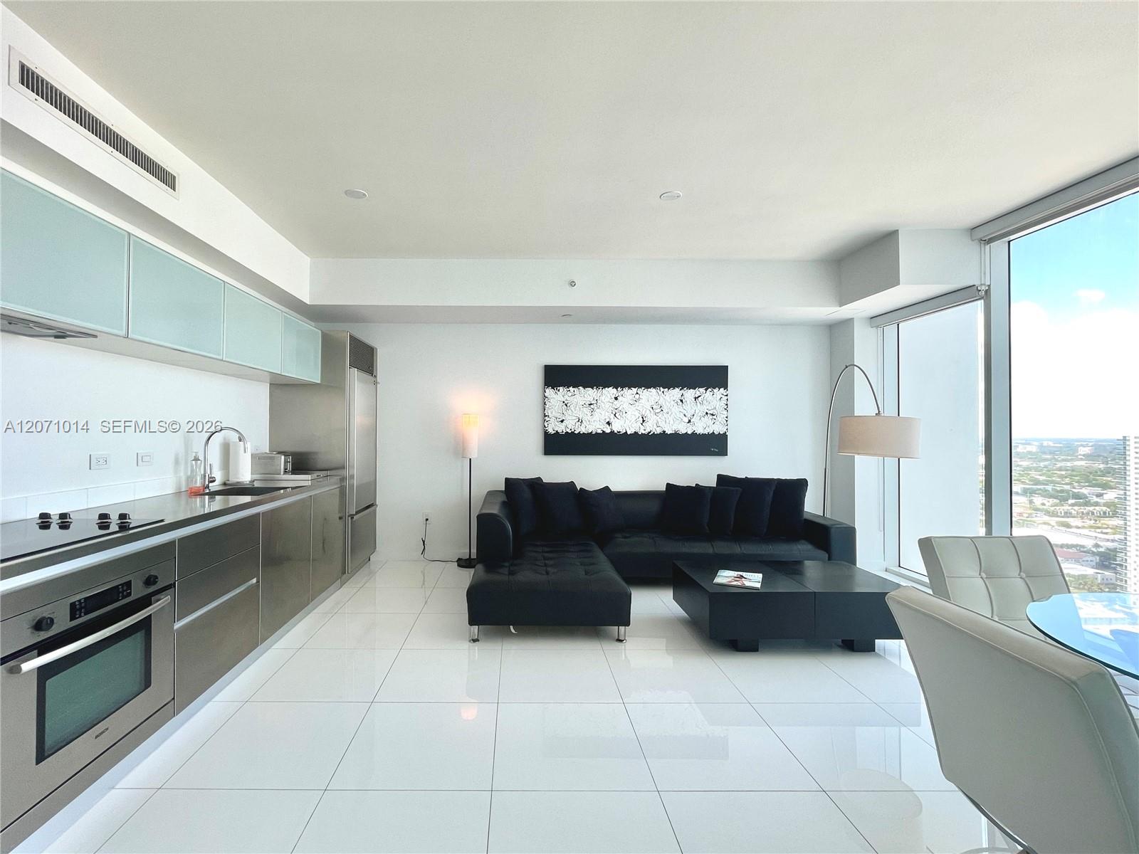 1040 Biscayne Boulevard 3305 Property Photo 11