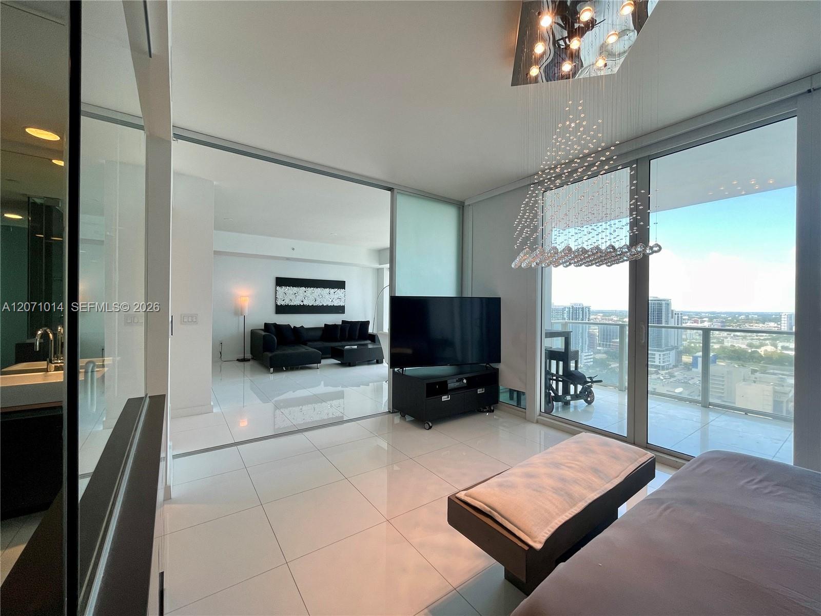 1040 Biscayne Boulevard 3305 Property Photo 19