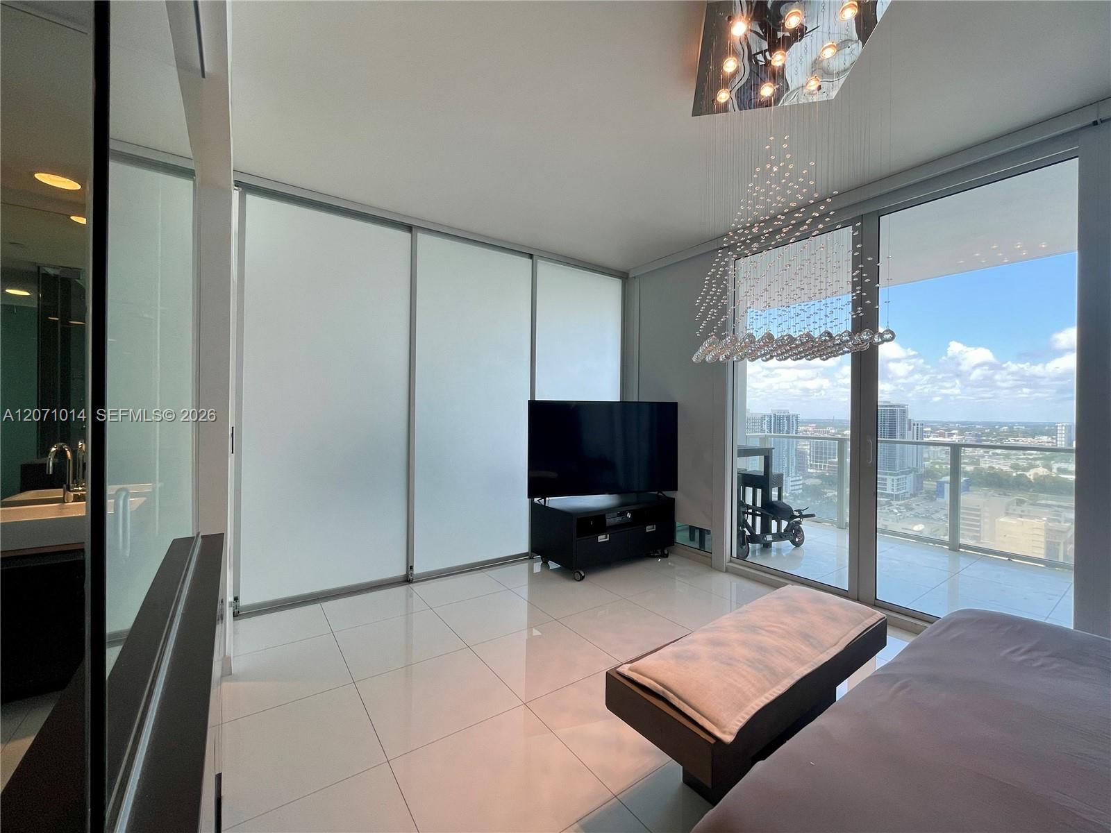1040 Biscayne Boulevard 3305 Property Photo 21