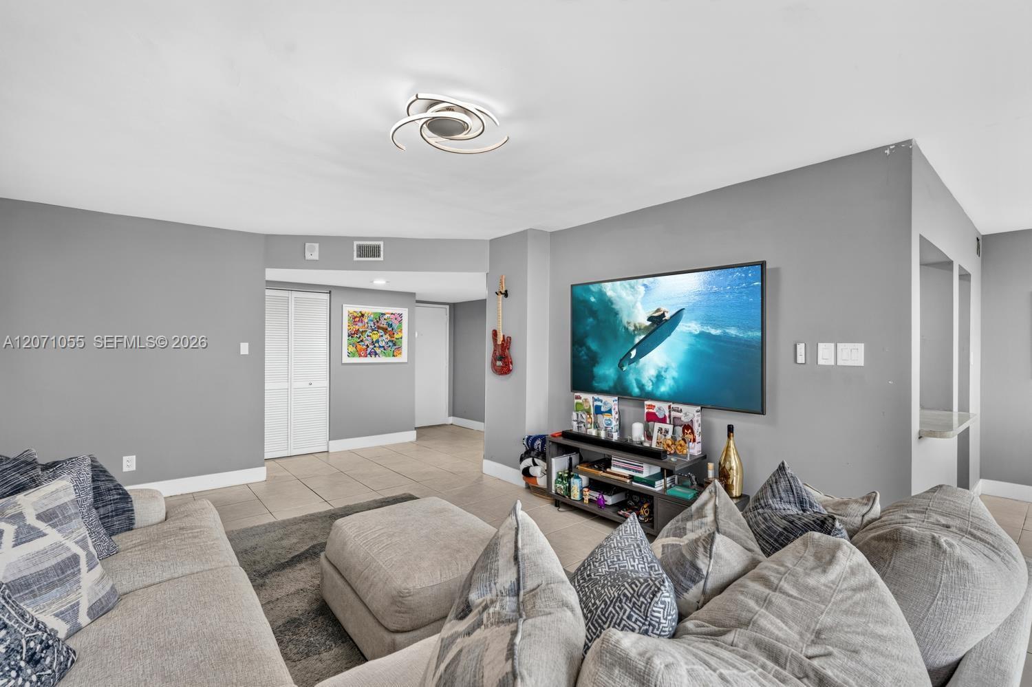 A12071055 Property Photo 6