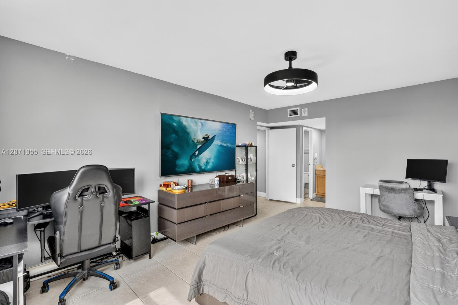 A12071055 Property Photo 18