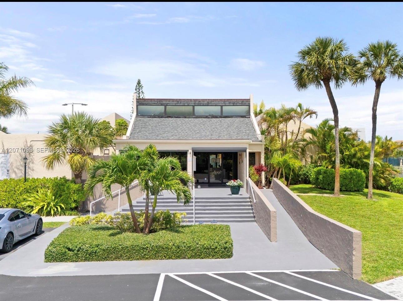 1605 S Us Highway 1 8h Property Photo 17