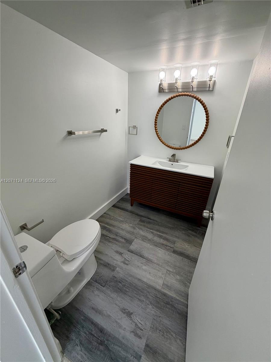 A12071124 Property Photo 12