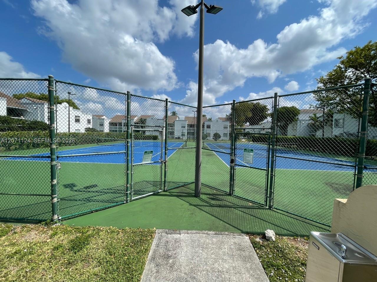 A12071124 Property Photo 16