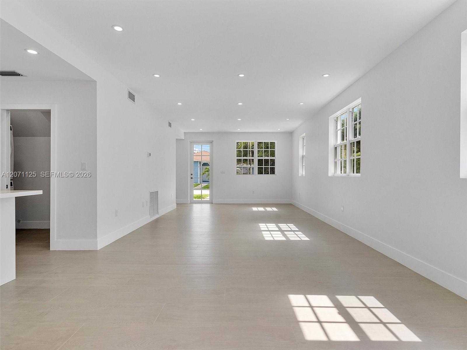 112 Florida Avenue Property Photo 6