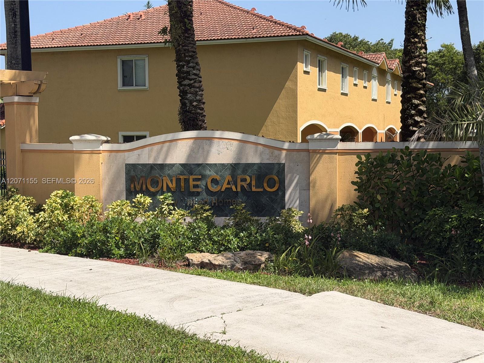 550 Saint Tropez Lane Property Photo 3