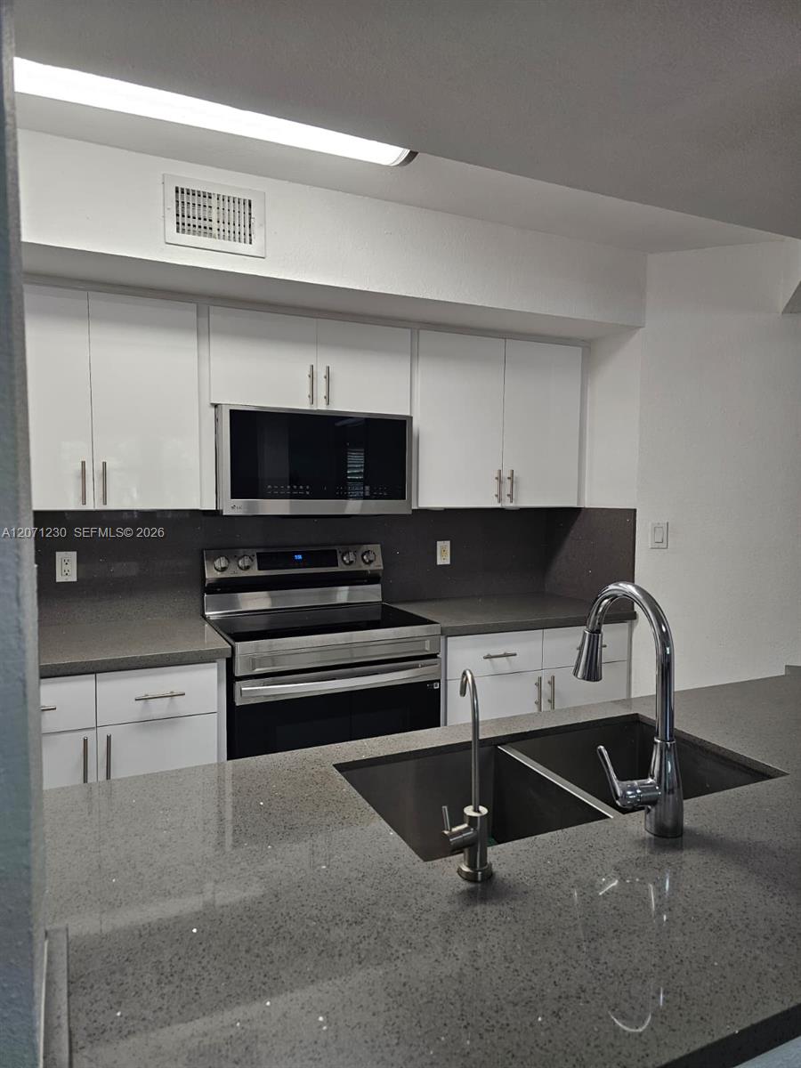 A12071230 Property Photo 2