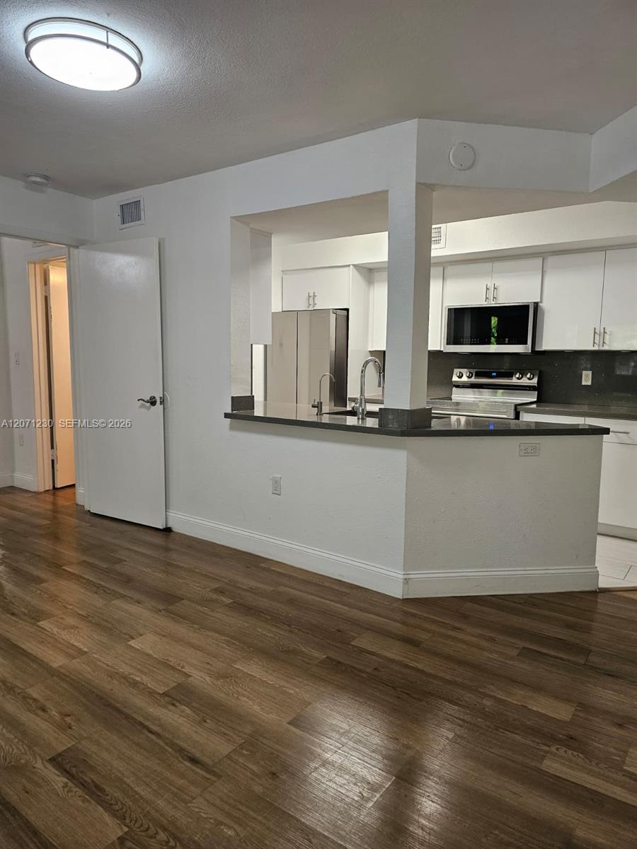 A12071230 Property Photo 6