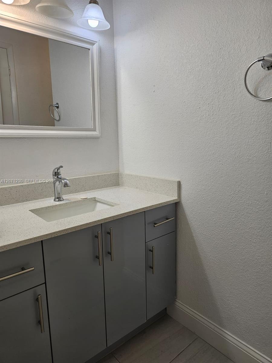 A12071230 Property Photo 18