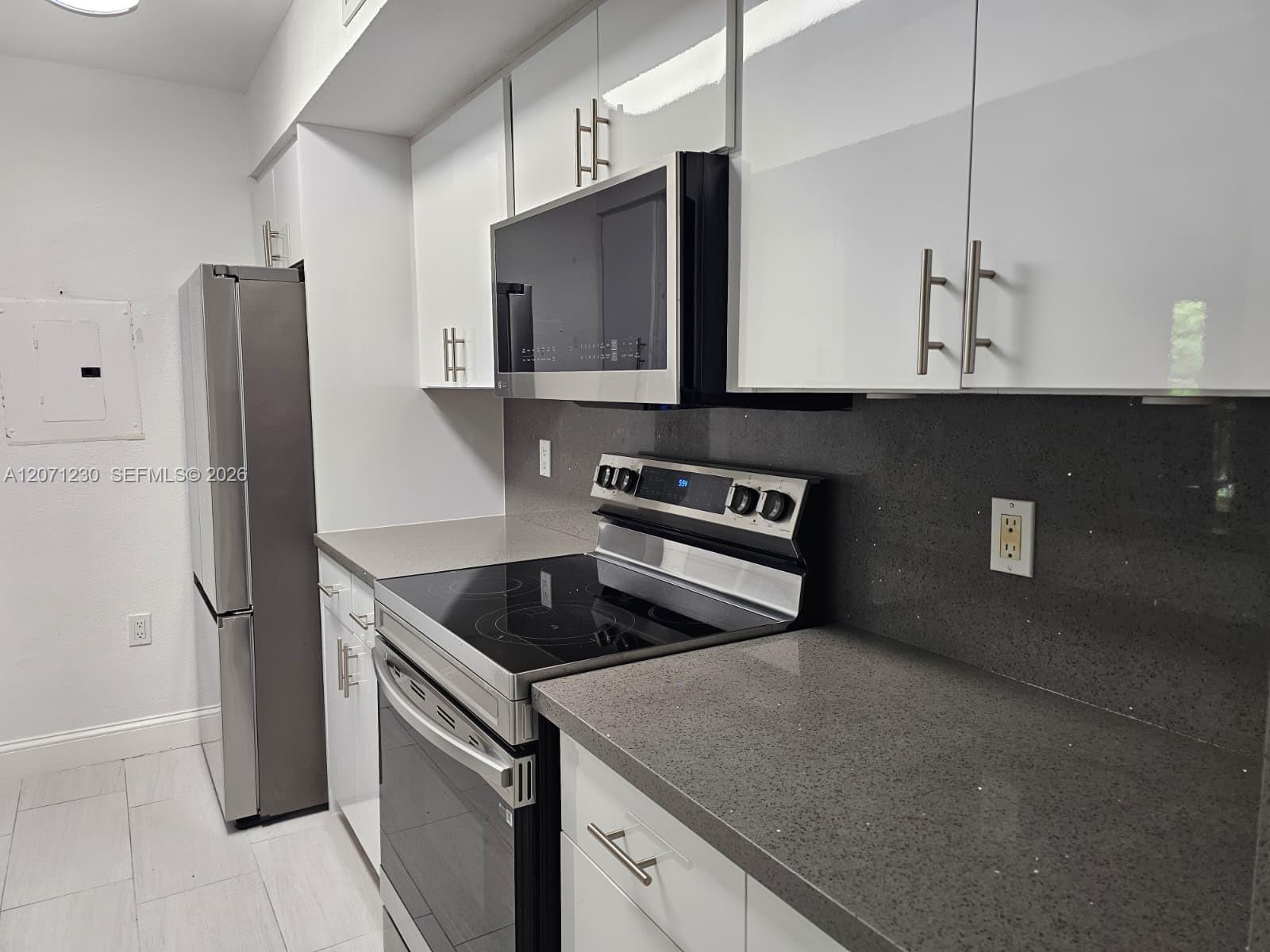 A12071230 Property Photo 24