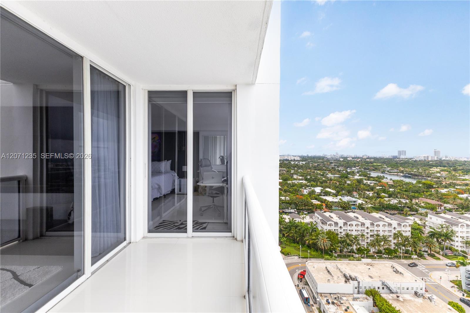 1800 Sunset Harbour Drive 2409 Property Photo 6