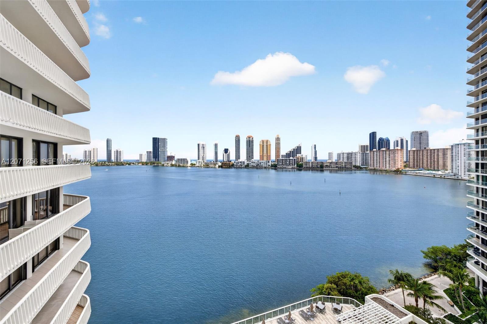 3000 Island Boulevard 1201 Property Photo 2