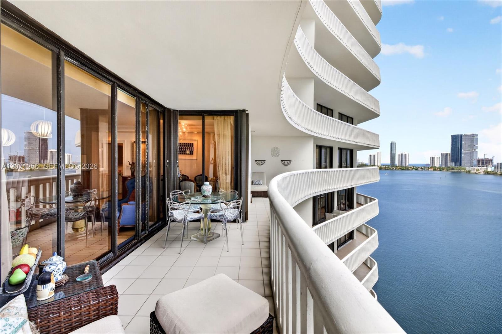 3000 Island Boulevard 1201 Property Photo 22