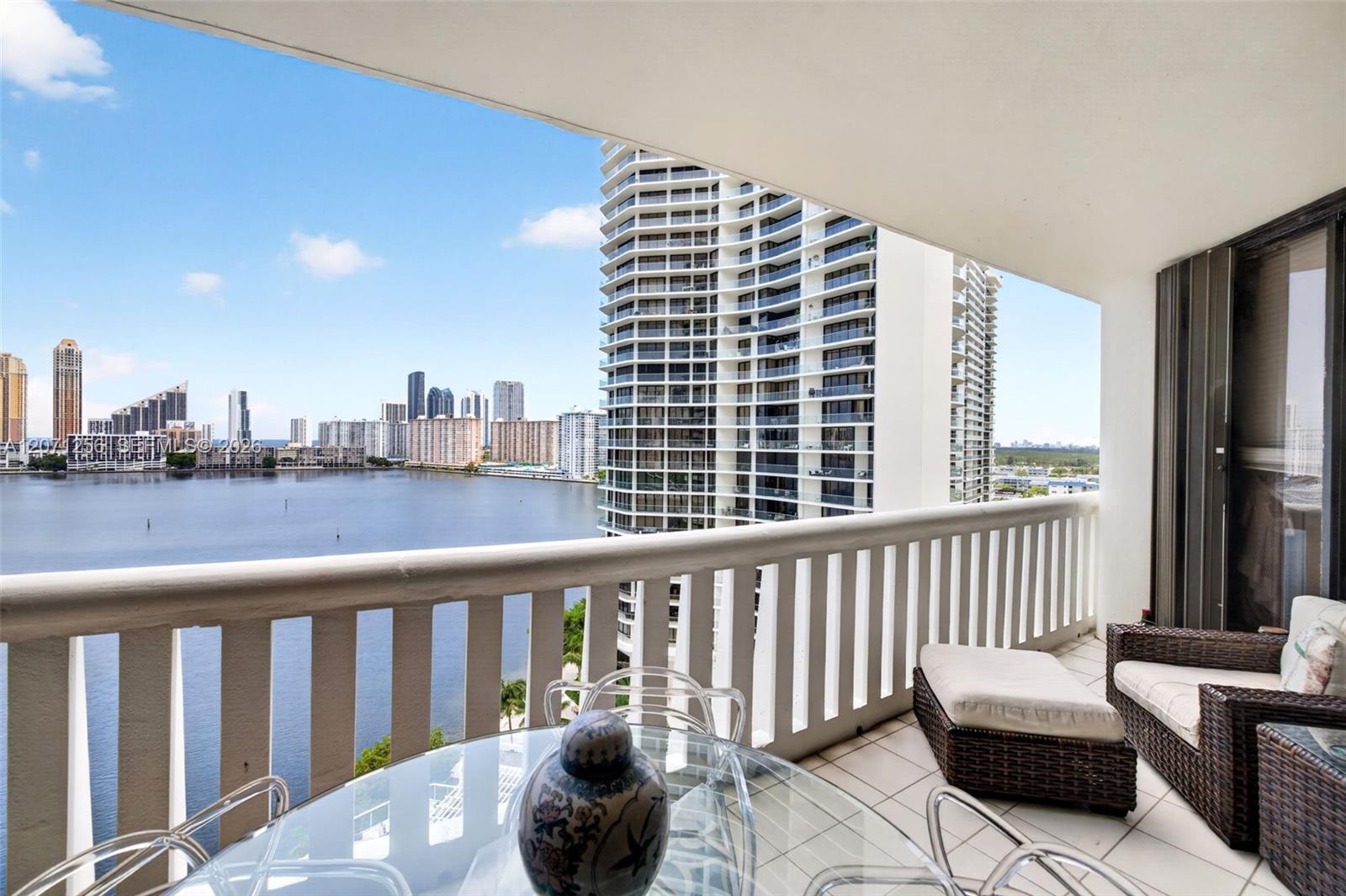 3000 Island Boulevard 1201 Property Photo 23