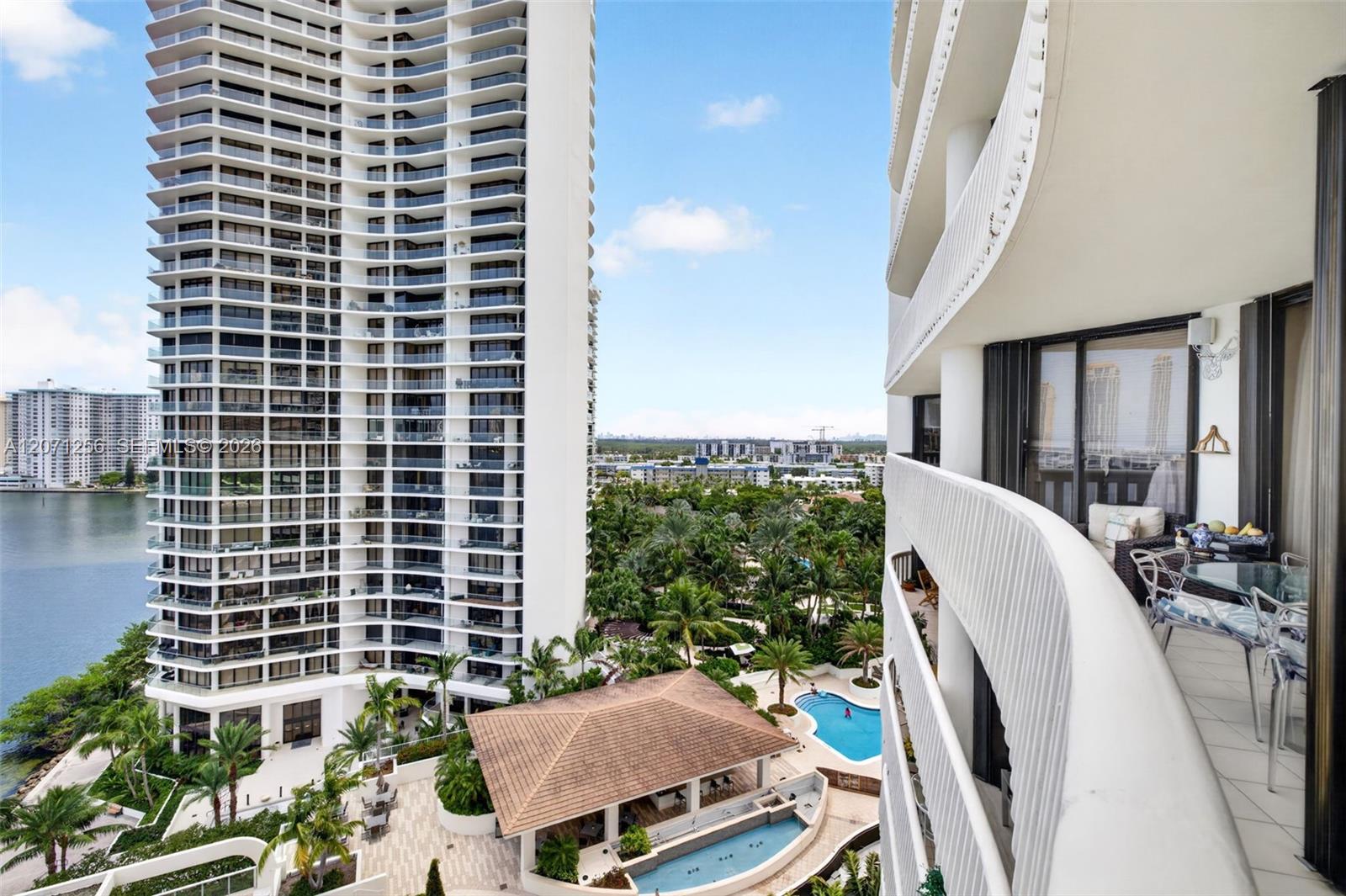 3000 Island Boulevard 1201 Property Photo 27