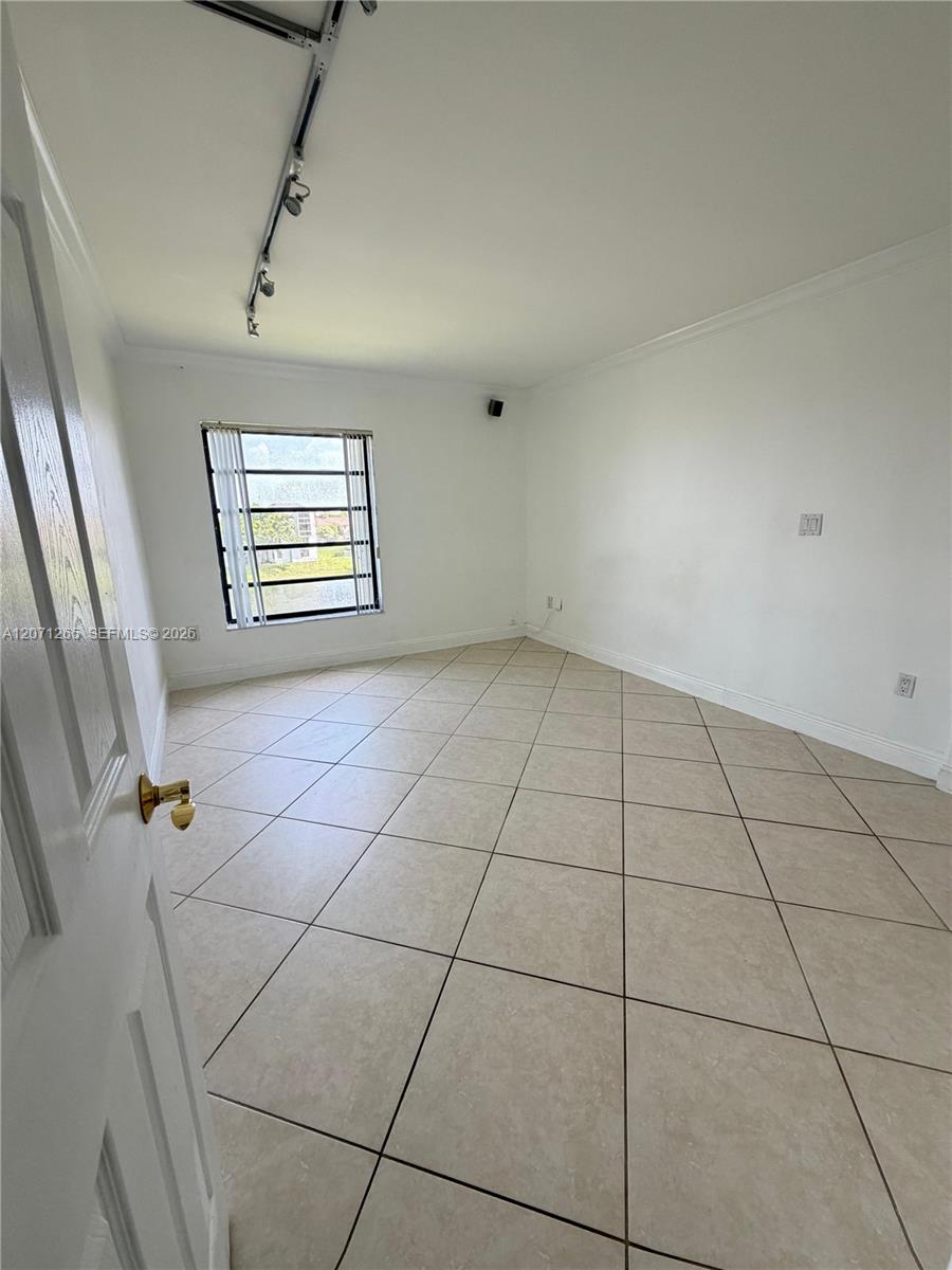1350 Sw 122nd Avenue 404 Property Photo 19