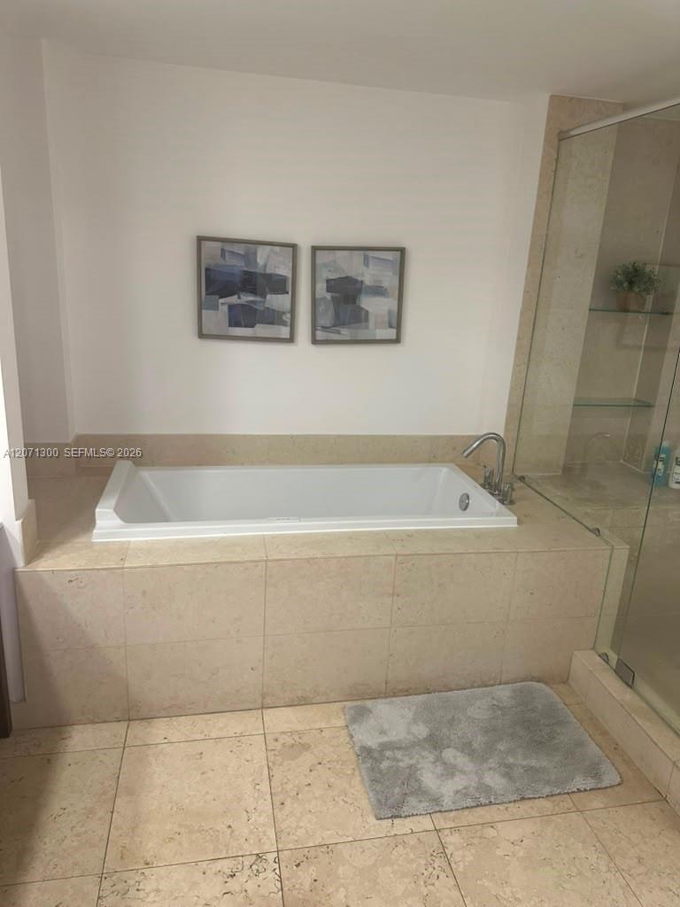 485 Brickell Avenue 1908 Property Photo 15