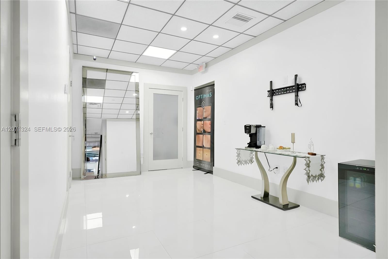 323 Sunny Isles Boulevard Property Photo 11
