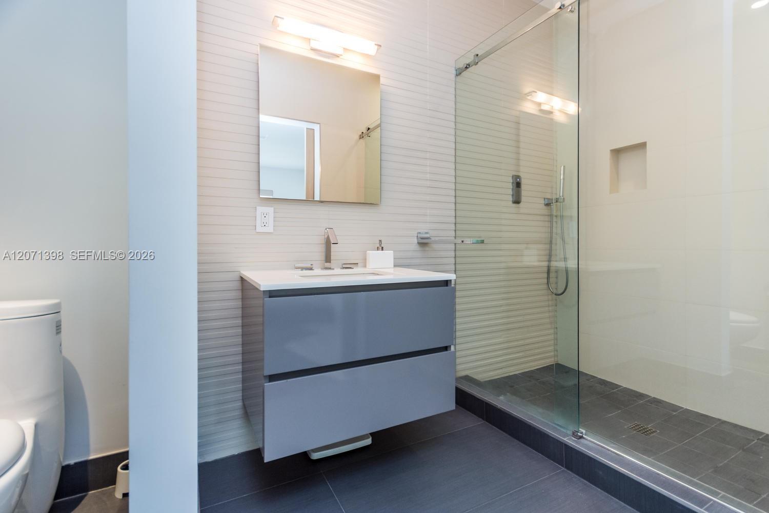 455 E Dilido Drive Property Photo 39