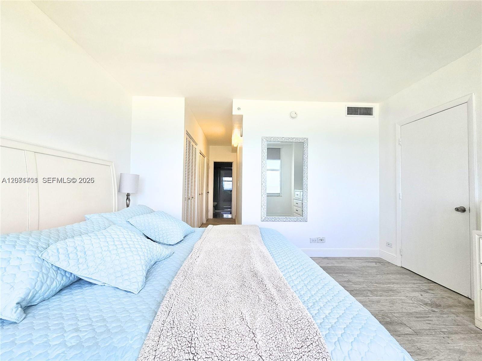 5601 Collins Avenue 1409 Property Photo 7