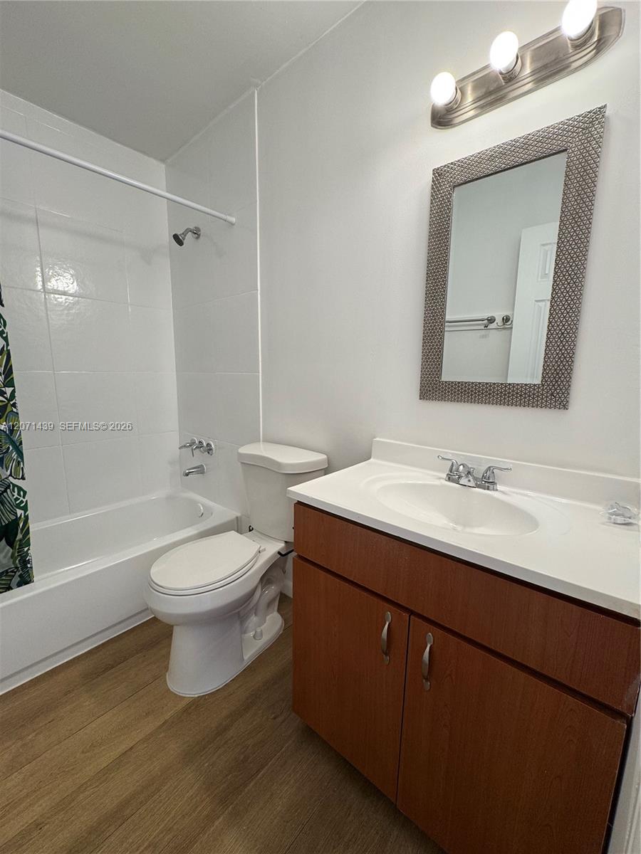 4732 Sw 33rd Avenue 206 Property Photo 8