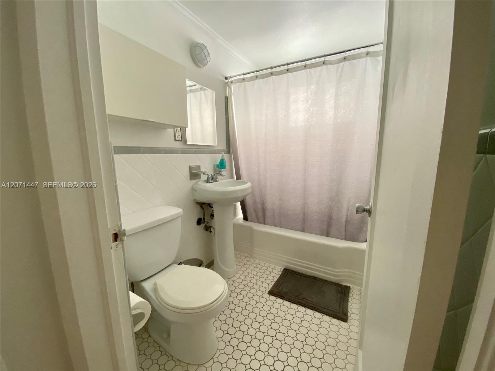 215 Antilla Avenue 1 Property Photo 11