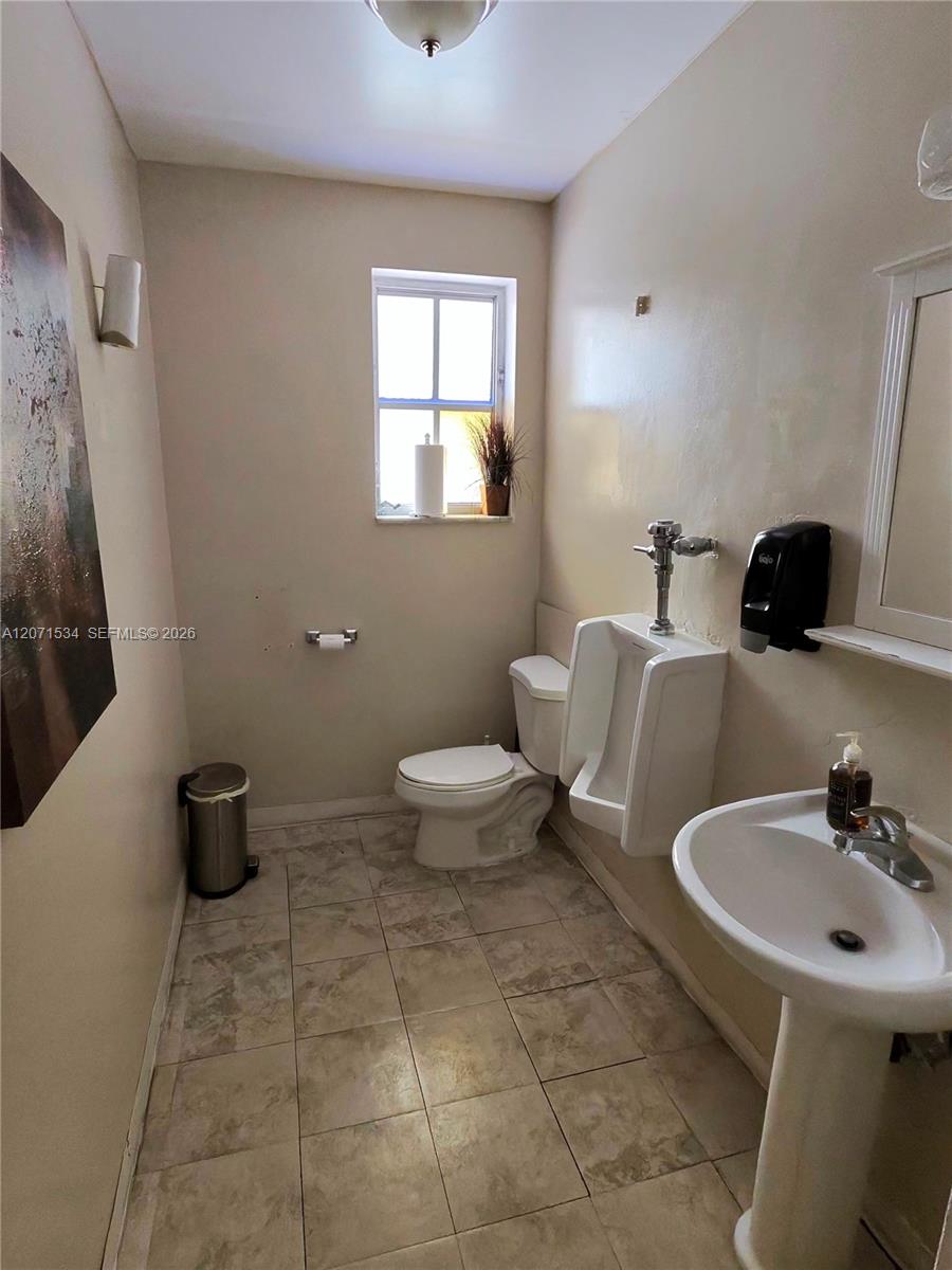 A12071534 Property Photo 44