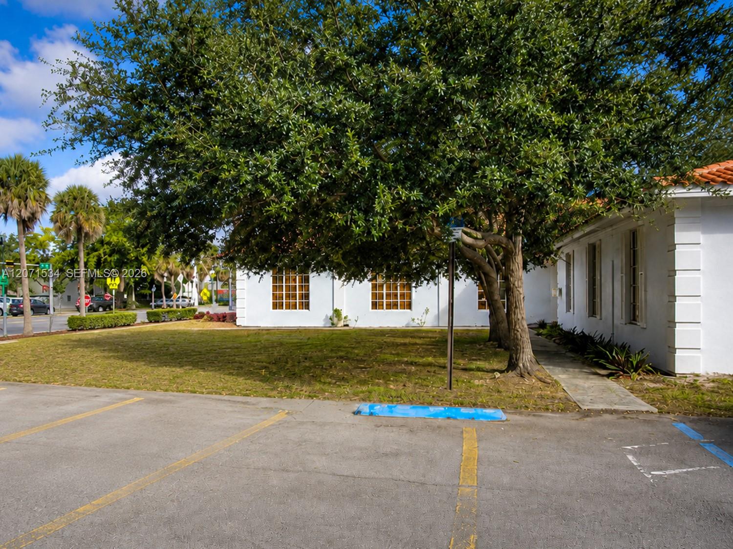 A12071534 Property Photo 61