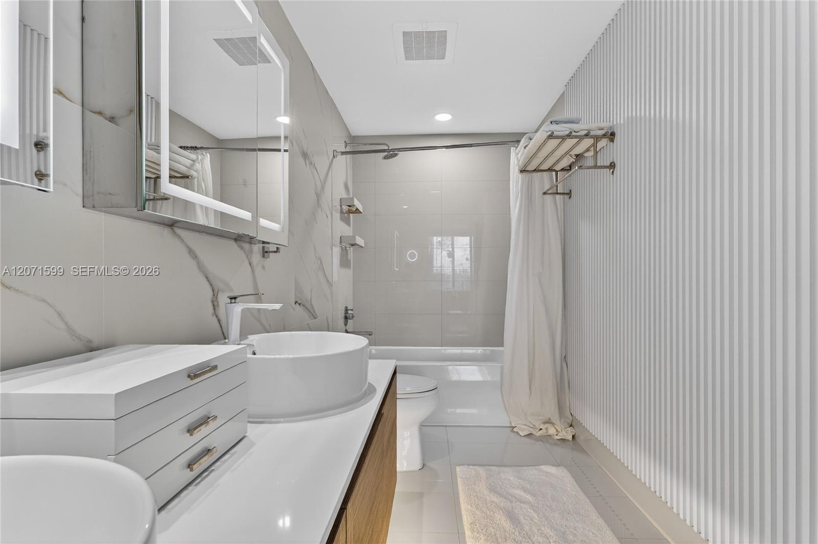 121 Ne 34th Street L305 Property Photo 13