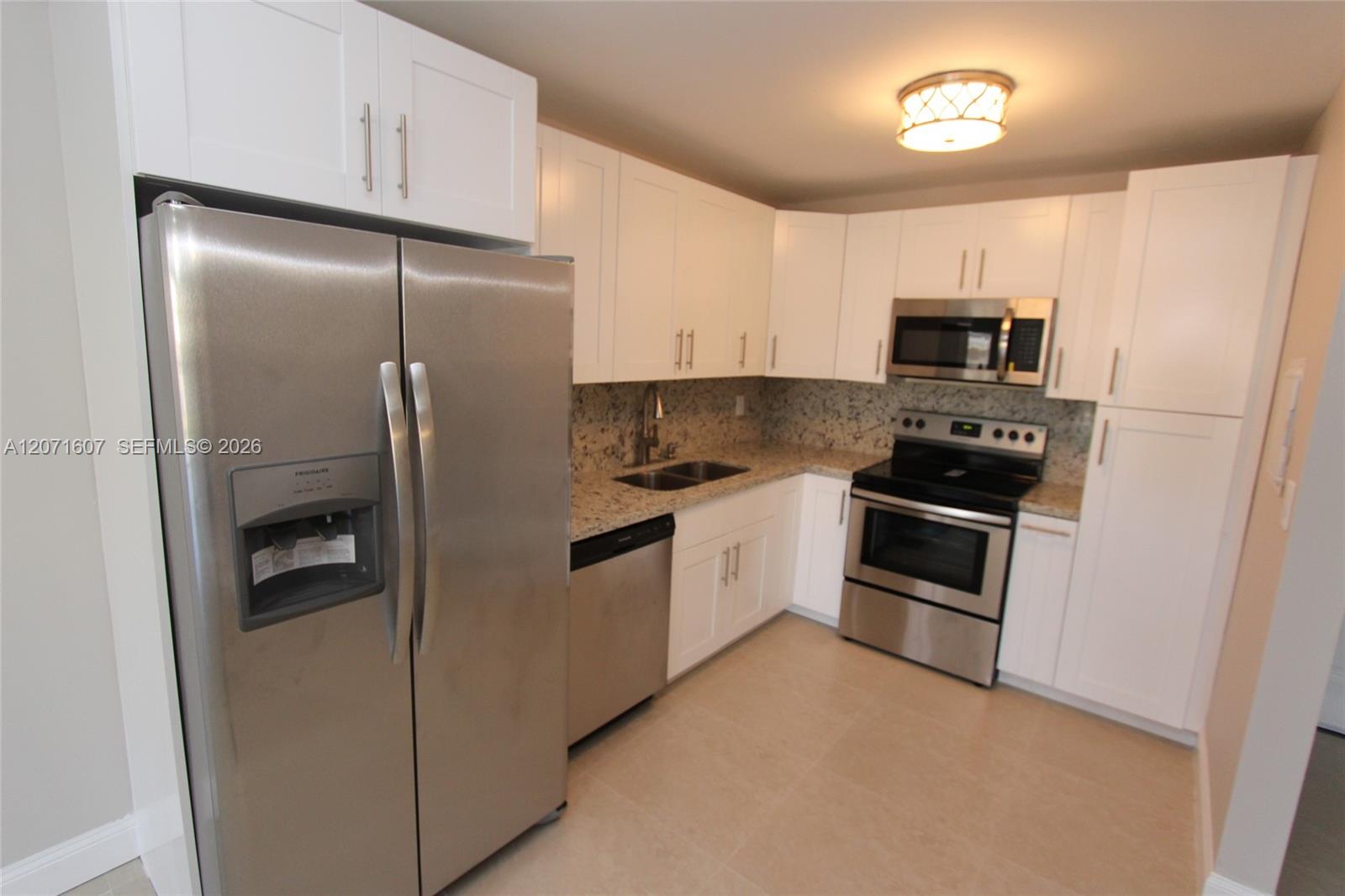 8005 Lake Drive 212 Property Photo 4
