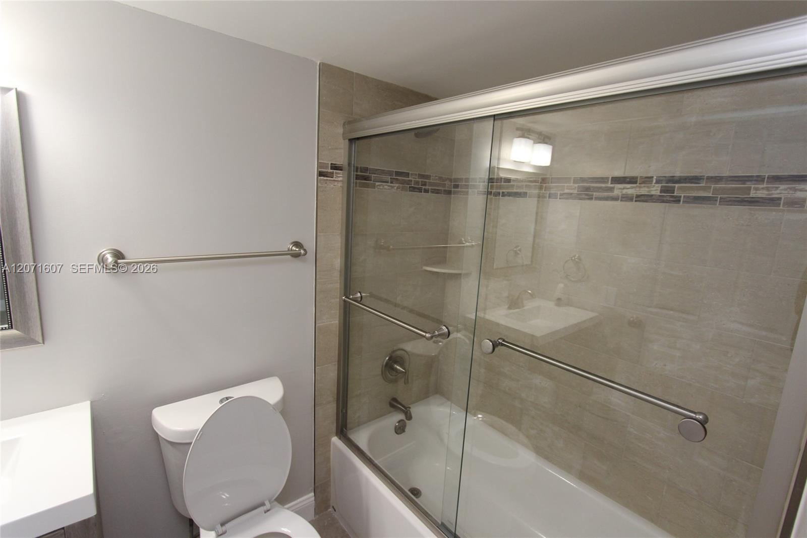 8005 Lake Drive 212 Property Photo 9