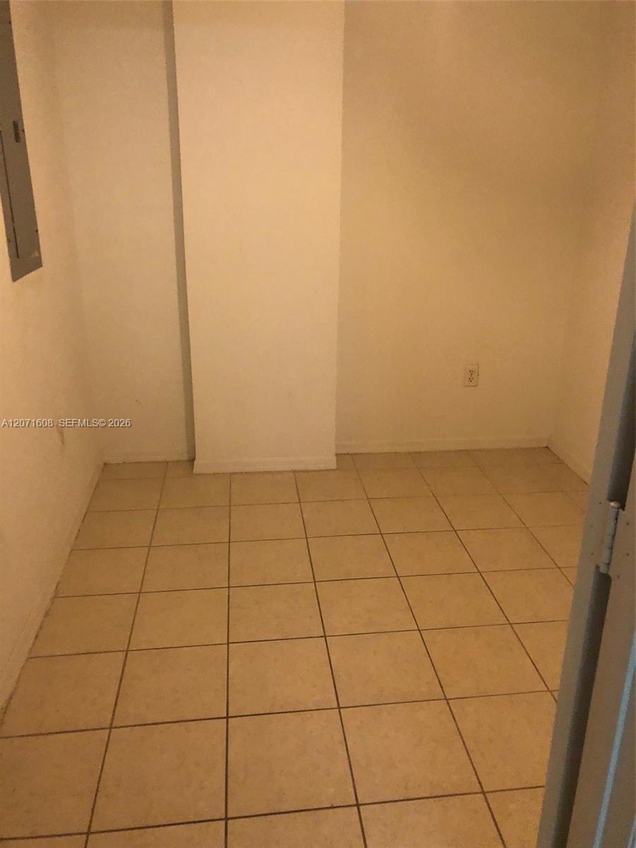 218 Nw 12th Avenue 802 Property Photo 2