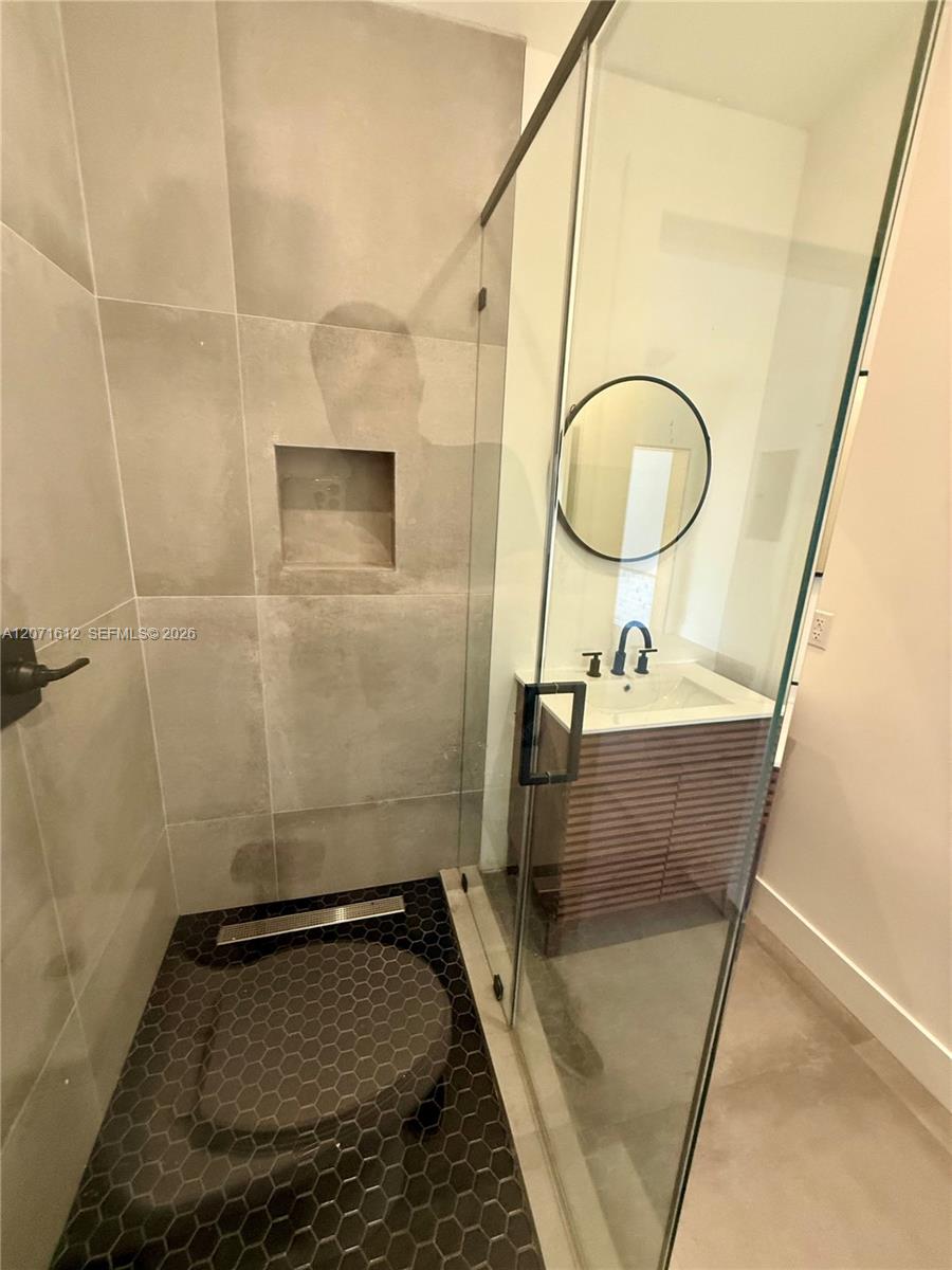 3 Ne 70th Street 1 Property Photo 7