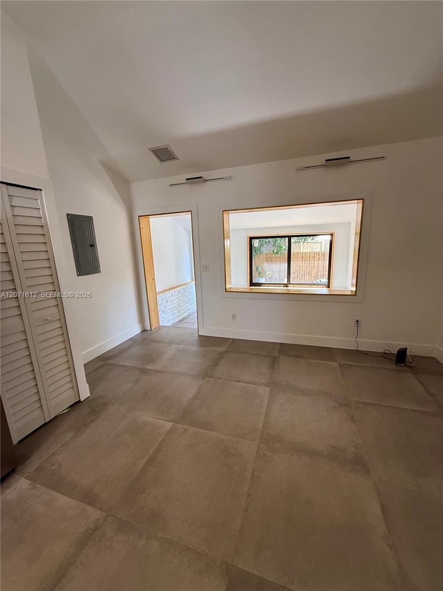 3 Ne 70th Street 1 Property Photo 8