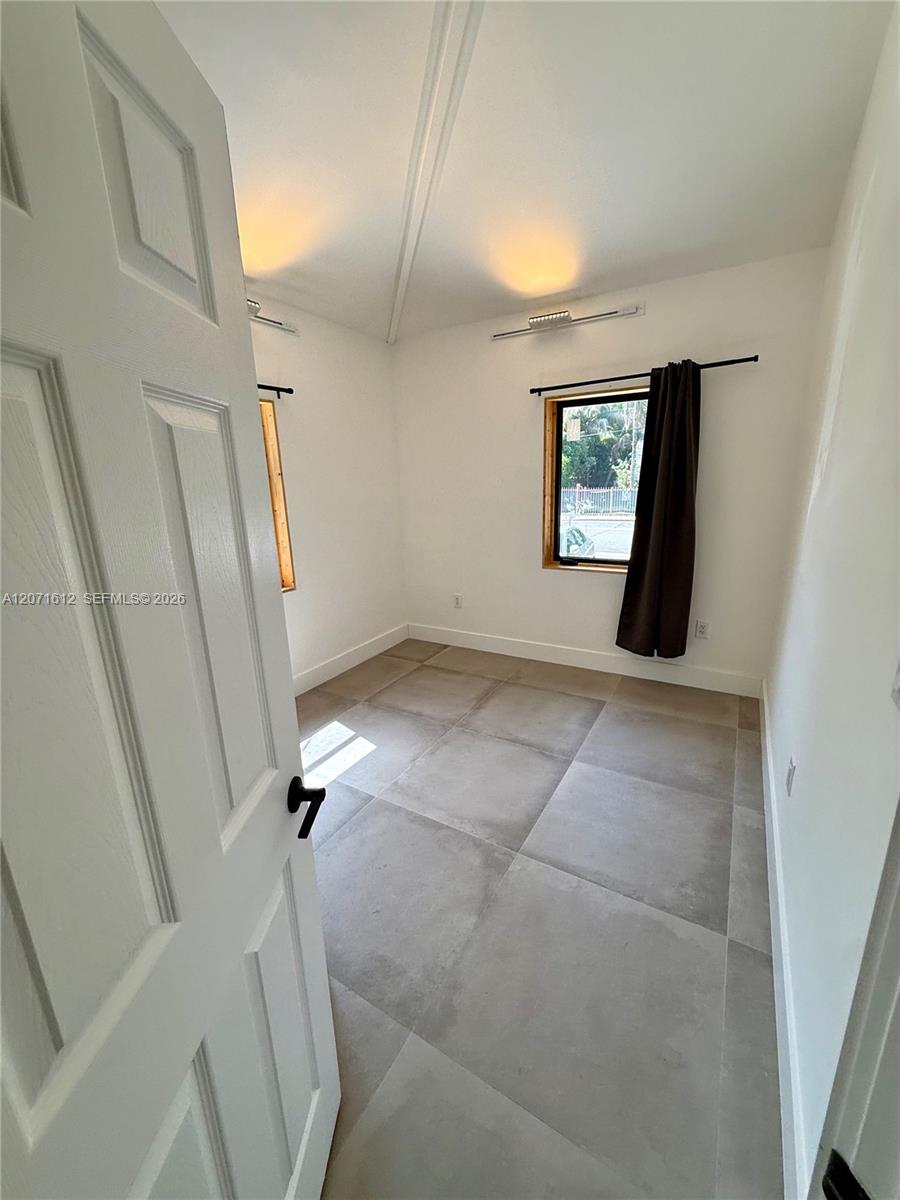 3 Ne 70th Street 1 Property Photo 11