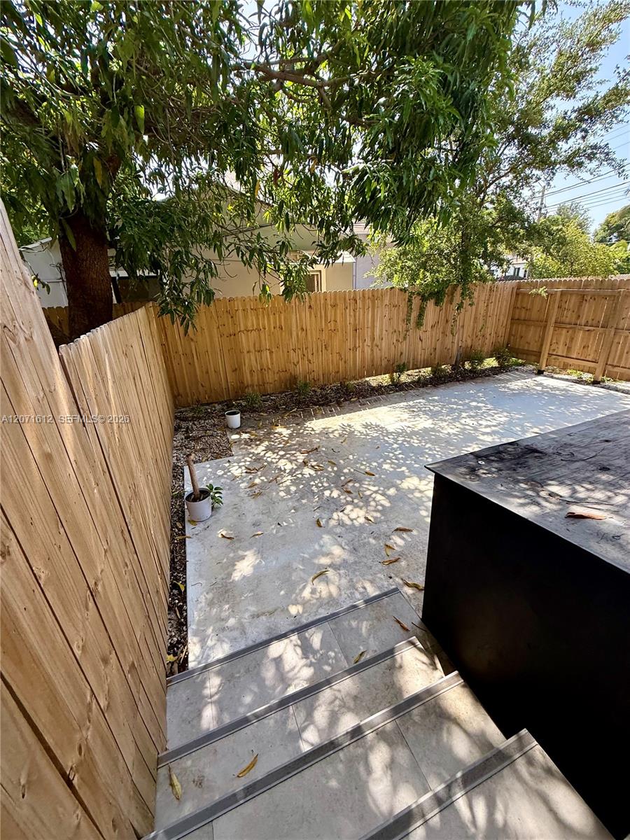 3 Ne 70th Street 1 Property Photo 16
