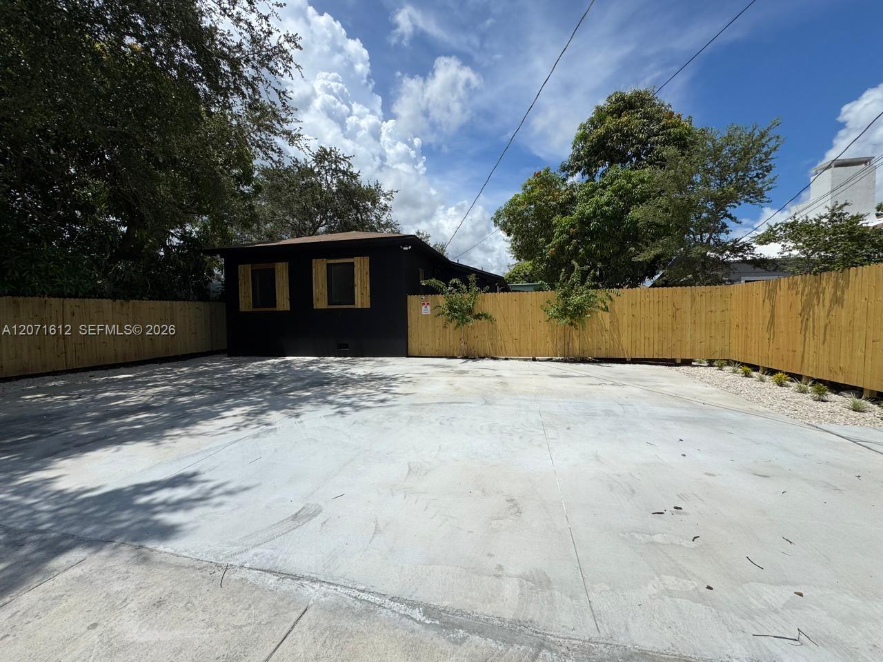 3 Ne 70th Street 1 Property Photo 27