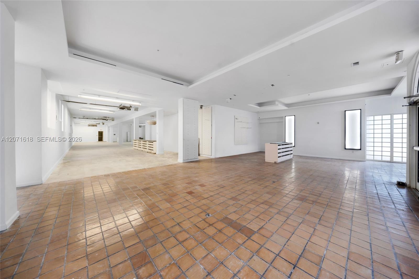 727 Collins Avenue Property Photo 9