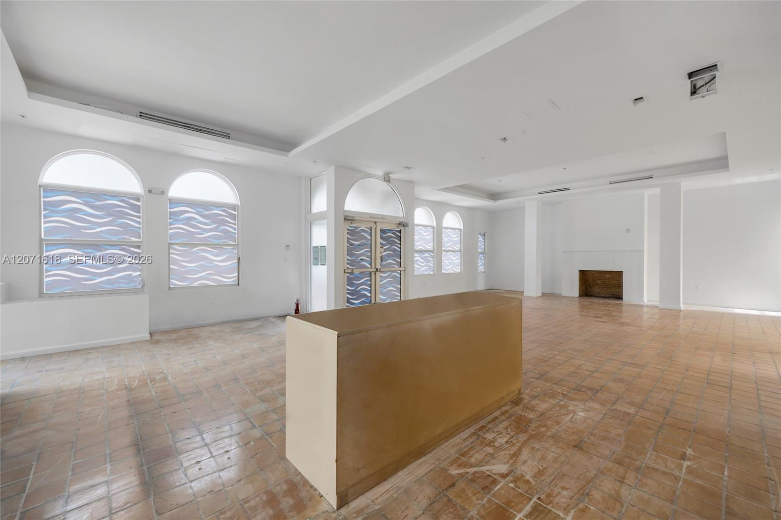 727 Collins Avenue Property Photo 12