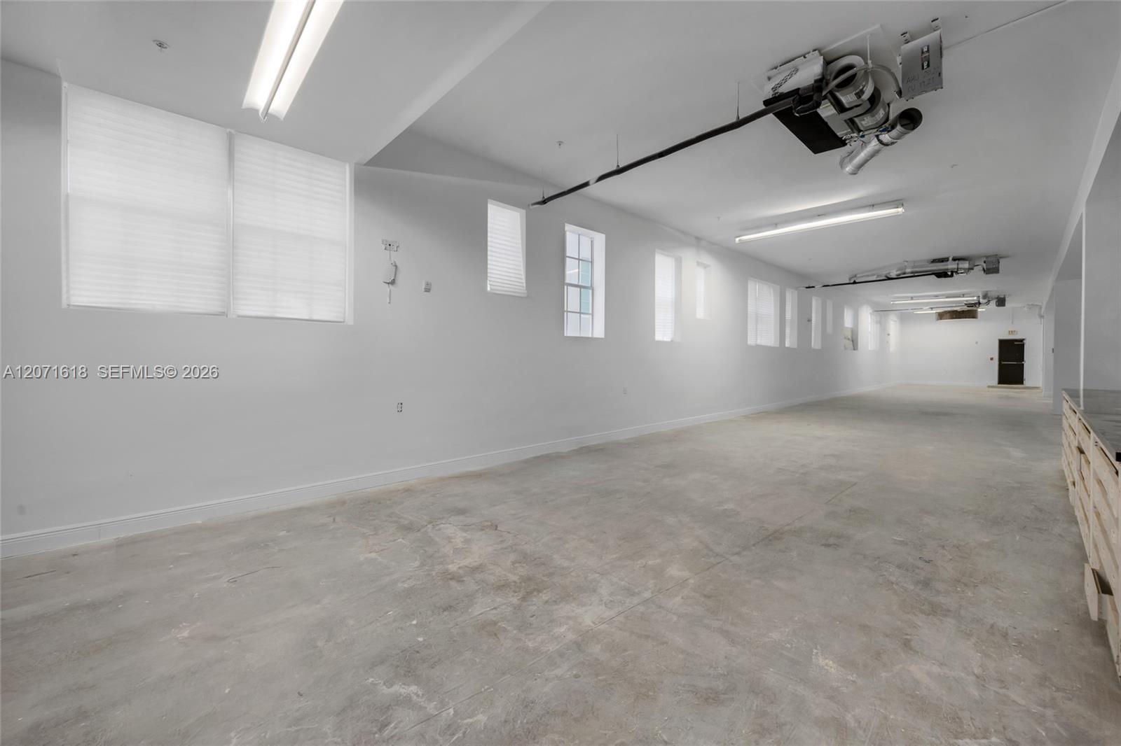 727 Collins Avenue Property Photo 13