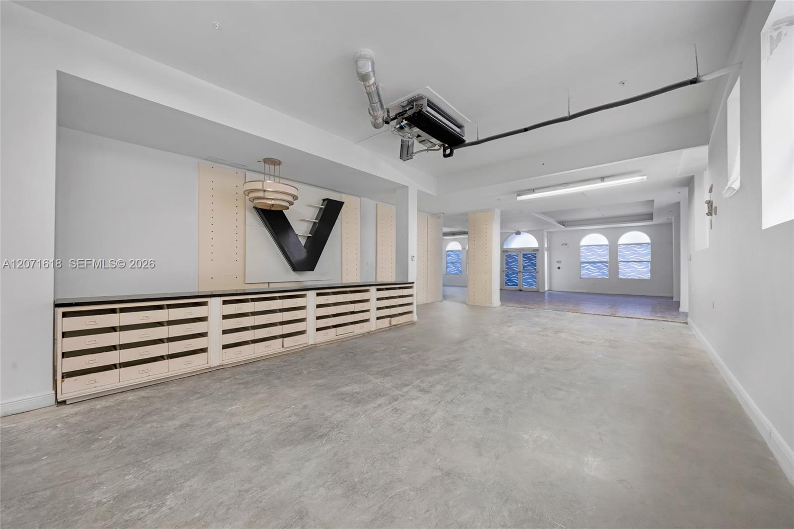 727 Collins Avenue Property Photo 15