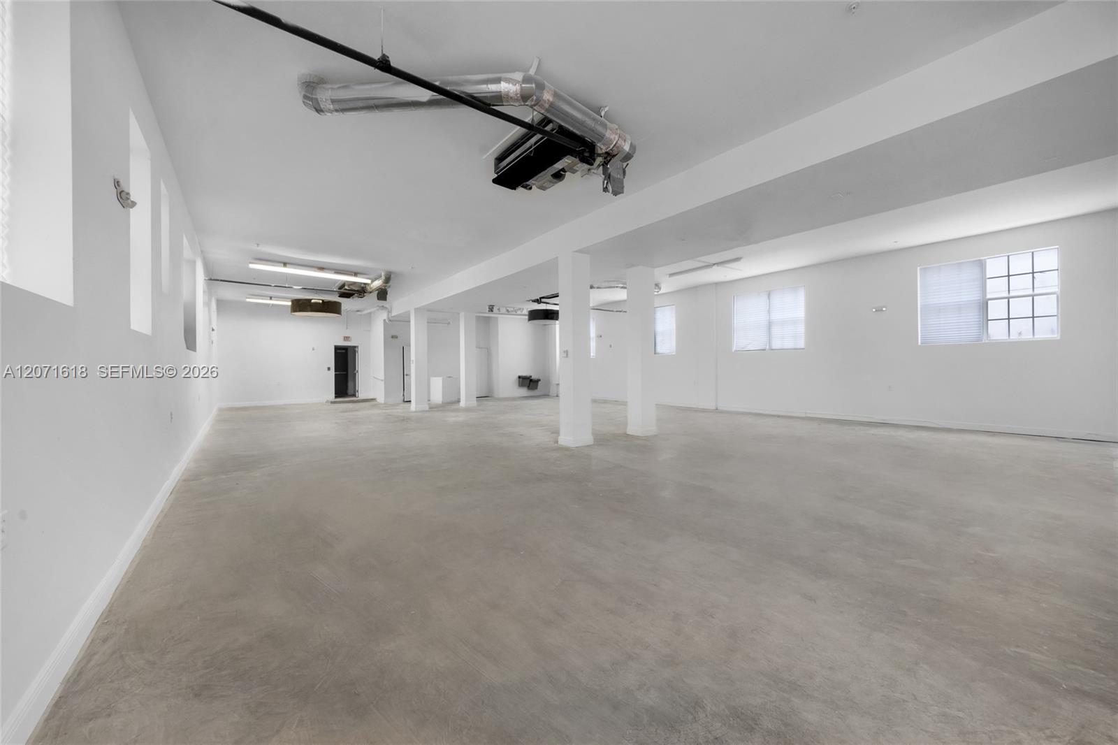 727 Collins Avenue Property Photo 16