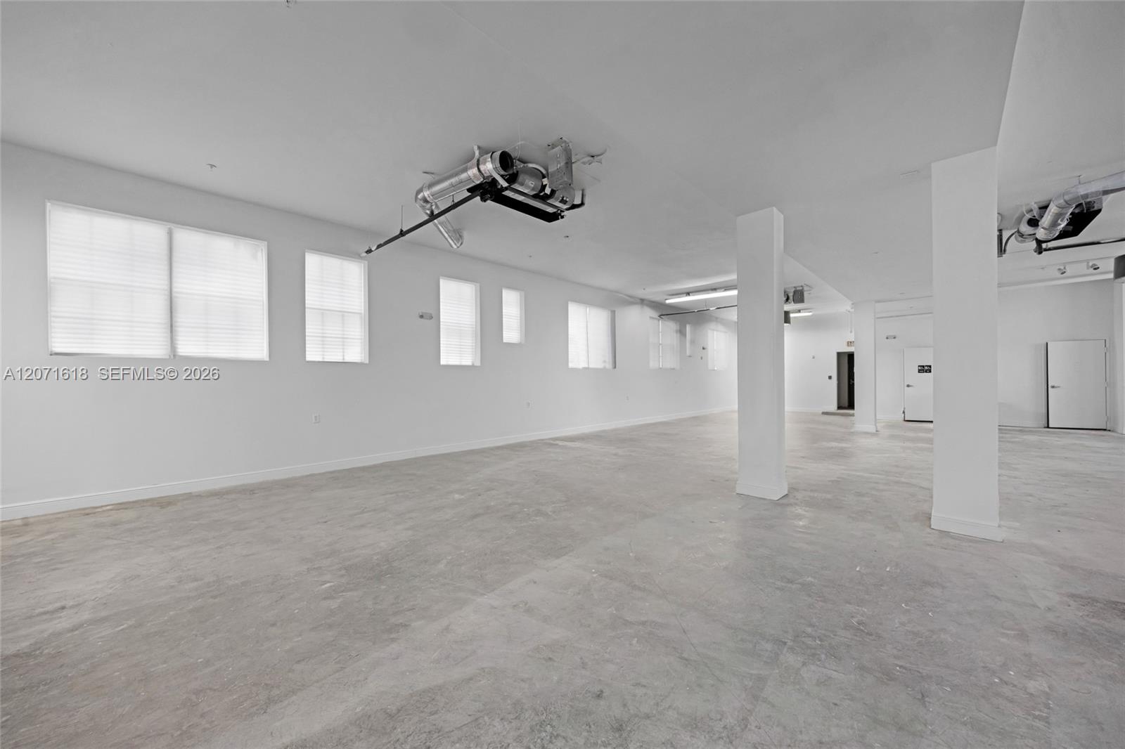 727 Collins Avenue Property Photo 17